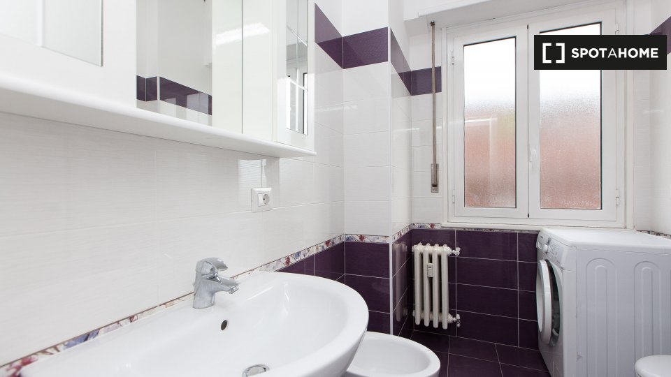 Immagine 8 di Appartamento in affitto  in Via Guido Guinizelli, 00152 Roma RM, Italy a Roma