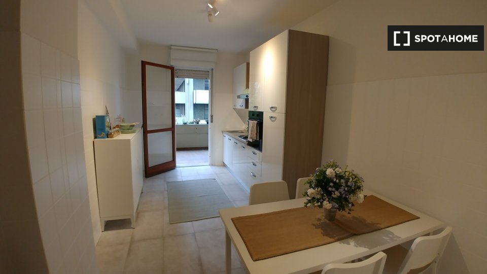 Immagine 9 di Camera condivisa in affitto  in Via Luigi Pellizzo a Padova