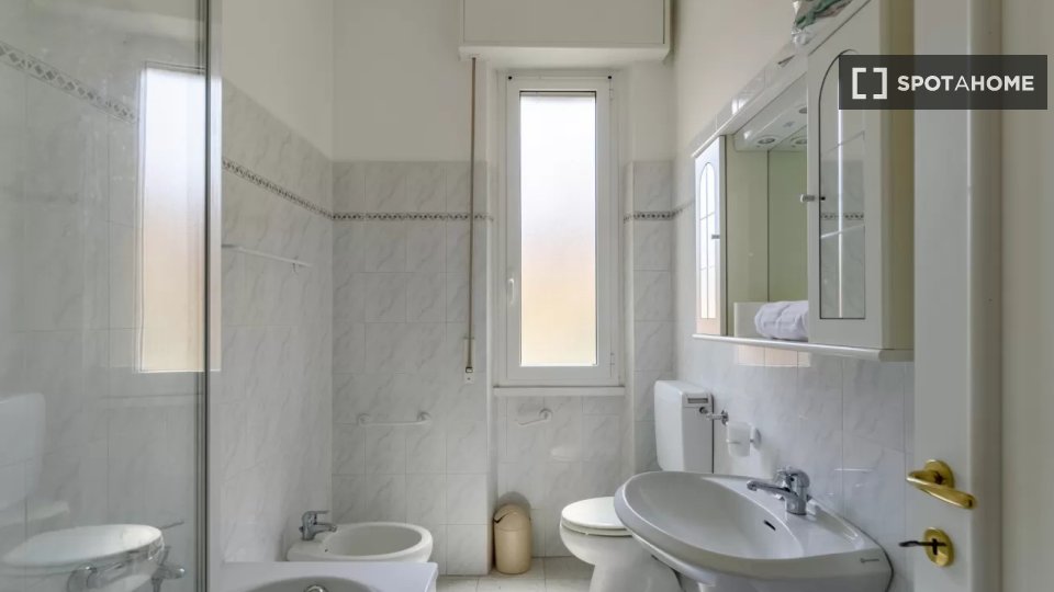 Immagine 12 di Appartamento in affitto  in Via Mons. Cesare Boccoleri a Rapallo