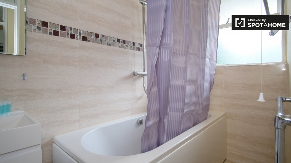 Immagine 10 di Ufficio in affitto  in Flat a 