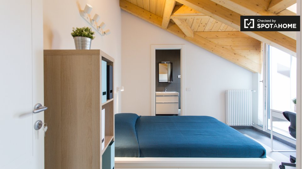 Immagine 17 di Camera condivisa in affitto  in Viale Bligny a Milano