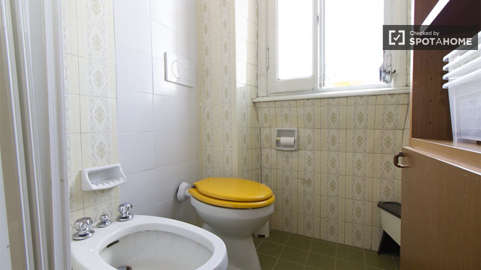 Immagine 17 di Camera condivisa in affitto  in Viale Jenner a Milano