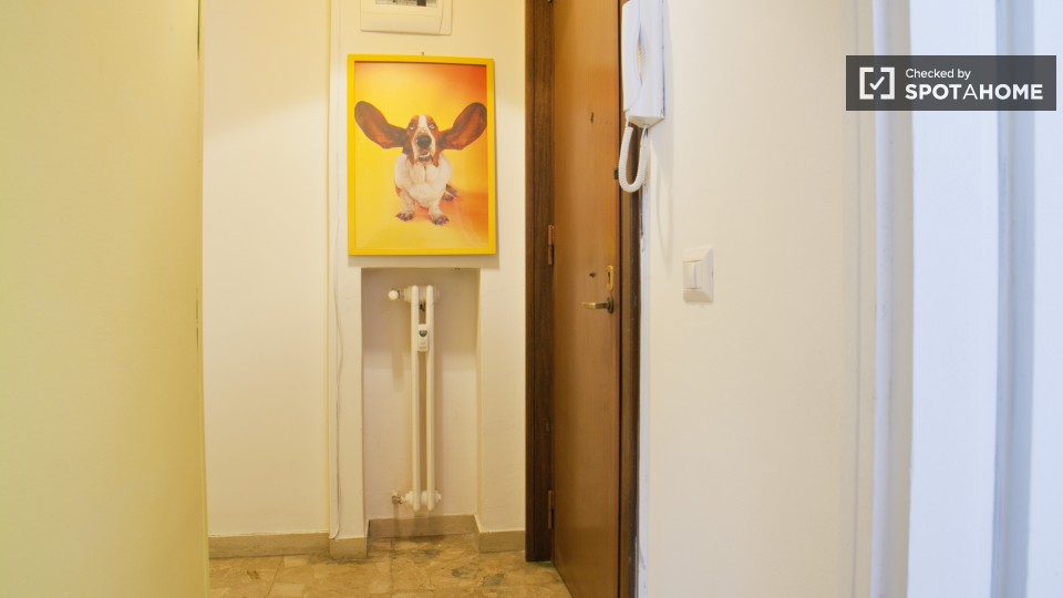 Immagine 16 di Camera condivisa in affitto  in Viale Libia a Roma