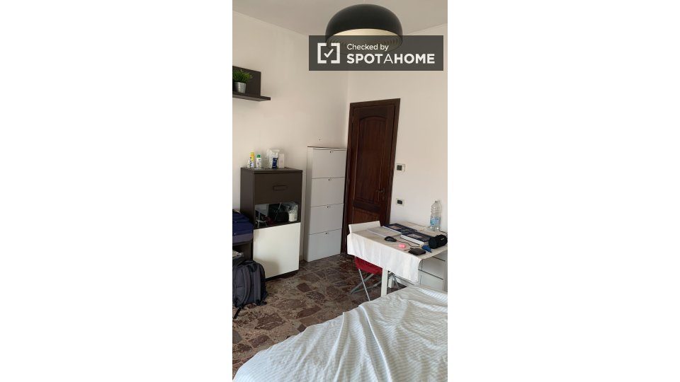 Immagine 3 di Camera condivisa in affitto  in Via Francesco Bianchi, 00133 Roma RM, Italy a Roma