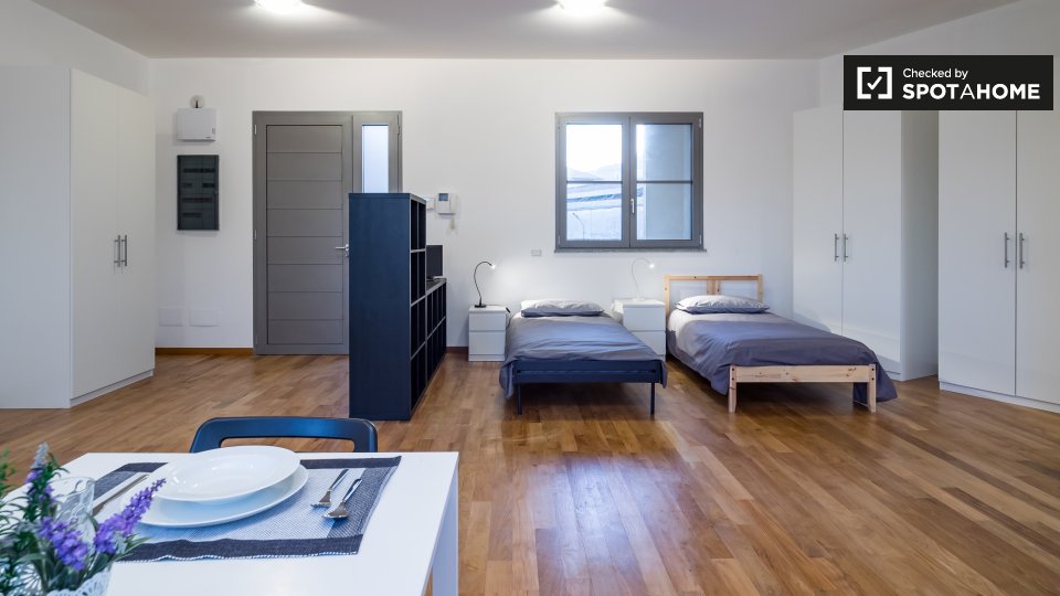 Immagine 1 di Ufficio in affitto  in Via Enrico Cosenz a Milano