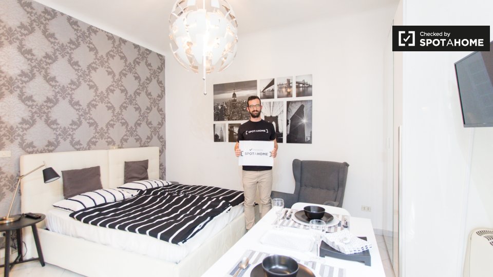 Immagine 12 di Ufficio in affitto  in Via Privata Oristano, 20128 Milano MI, Italy a Milano