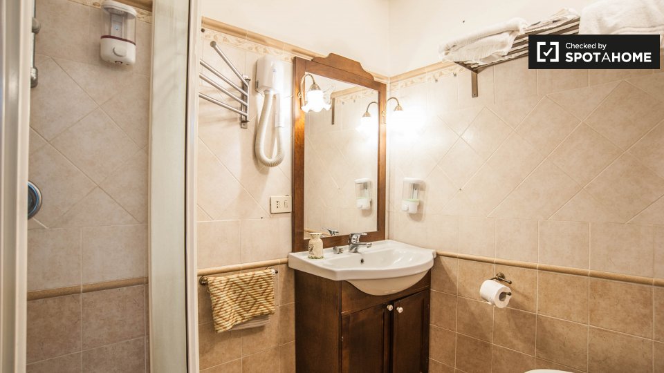 Immagine 7 di Appartamento in affitto  in Via Tuscolana a Roma