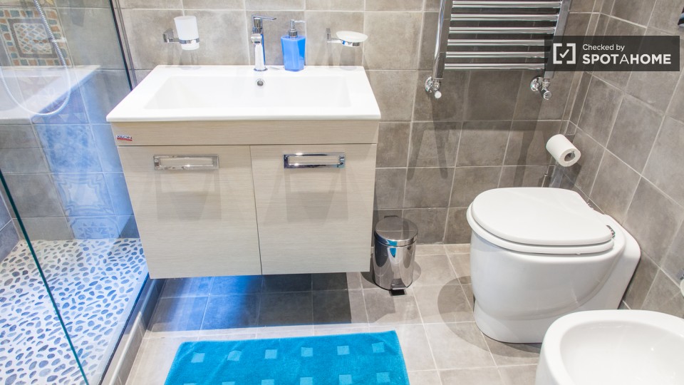 Immagine 7 di Camera condivisa in affitto  in Via Amerigo Vespucci a Roma