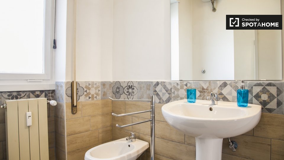 Immagine 10 di Camera condivisa in affitto  in Via Angelo Emo, 00136 Roma RM, Italy a Roma