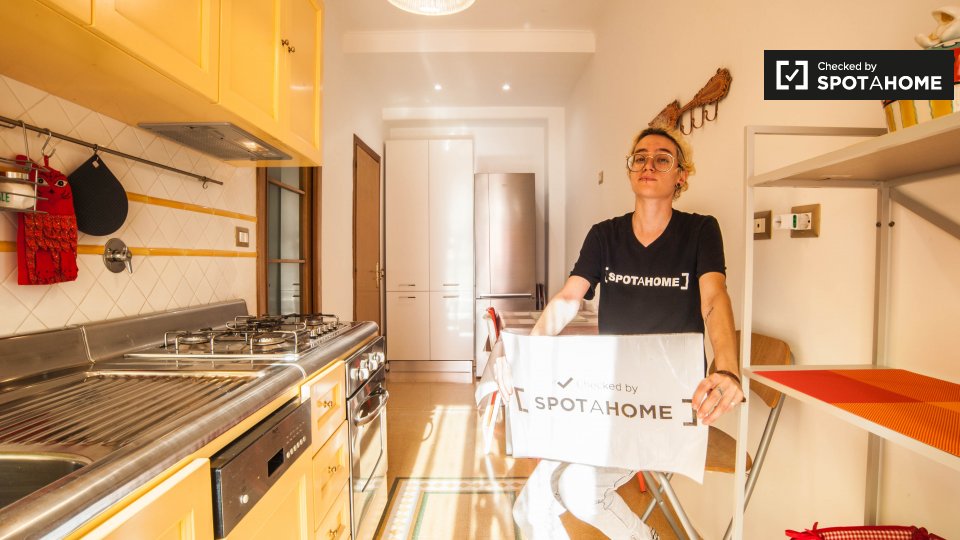 Immagine 8 di Camera condivisa in affitto  in Via Nemorense, 00199 Roma RM, Italy a Roma