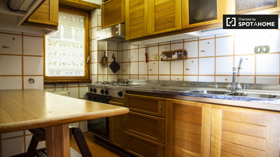 Immagine 6 di Appartamento in affitto  in Viale Cesare Pavese a Roma