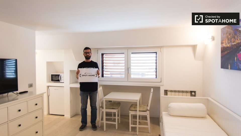 Immagine 14 di Ufficio in affitto  in Viale S. Gimignano, 20146 Milano MI, Italy a Milano