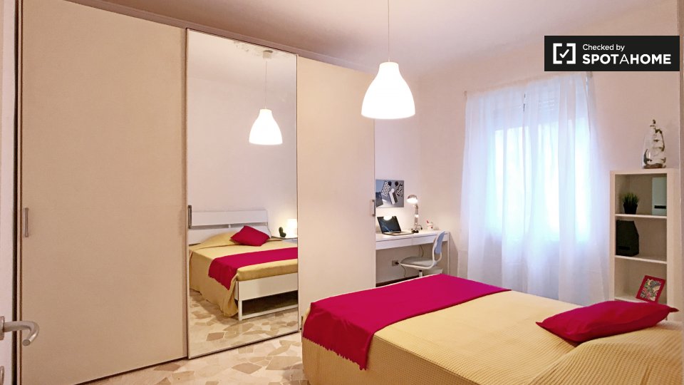 Immagine 2 di Camera condivisa in affitto  in Via Mamiani Terenzio a Milano