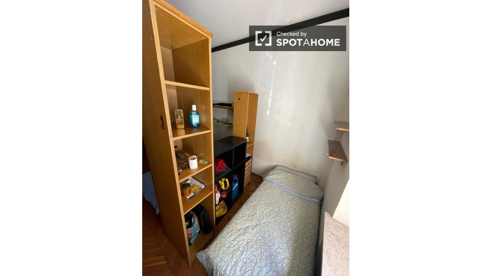 Immagine 2 di Camera condivisa in affitto  in Via Riccardo Sineo a Torino