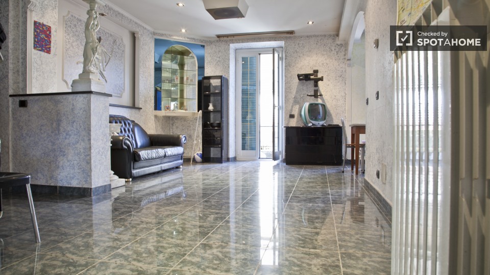 Immagine 6 di Camera condivisa in affitto  in Via dei Noci a Roma