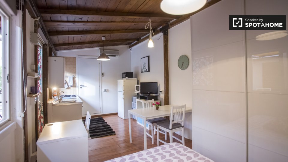 Immagine 3 di Ufficio in affitto  in Via Stefano Infessura, 00179 Roma RM, Italy a Roma