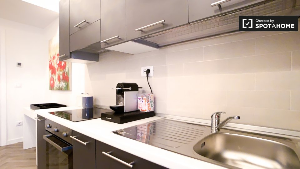 Immagine 7 di Appartamento in affitto  in Via Giuseppe Giacosa, 15, 00137 Roma RM, Italy a Roma