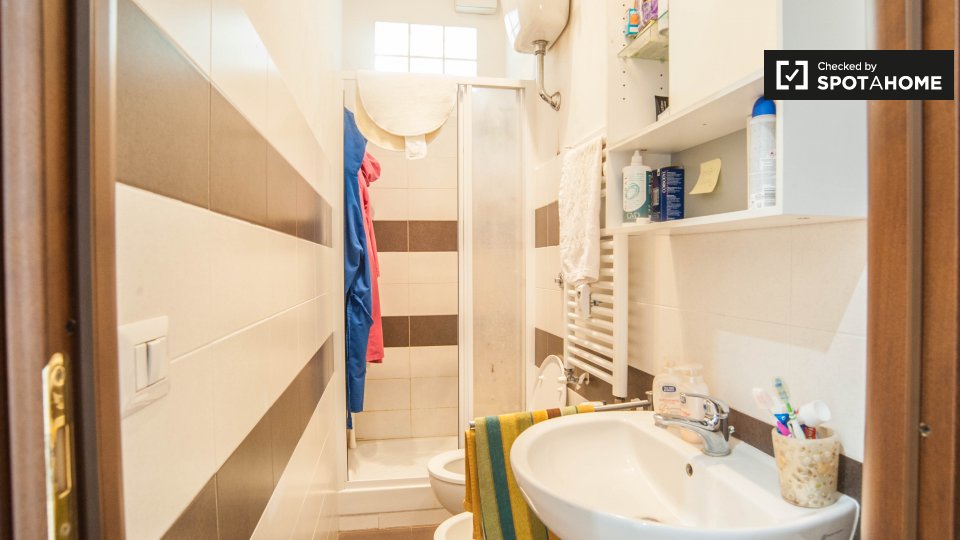 Immagine 13 di Camera condivisa in affitto  in Piazza San Giovanni Bosco a Roma