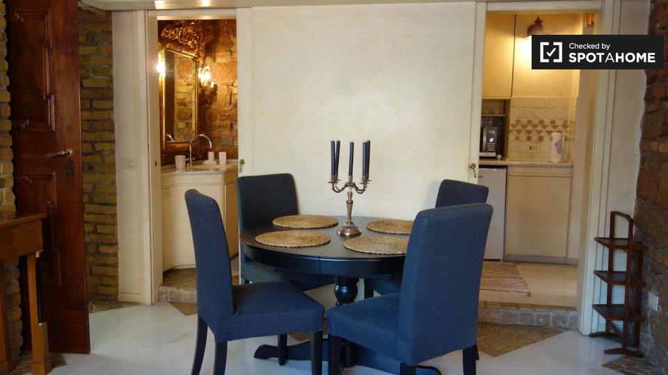 Immagine 3 di Appartamento in affitto  in Via della VII Coorte a Roma