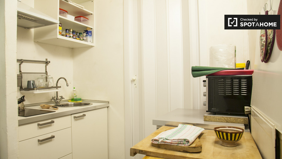 Immagine 11 di Ufficio in affitto  in Via del Boschetto a Roma