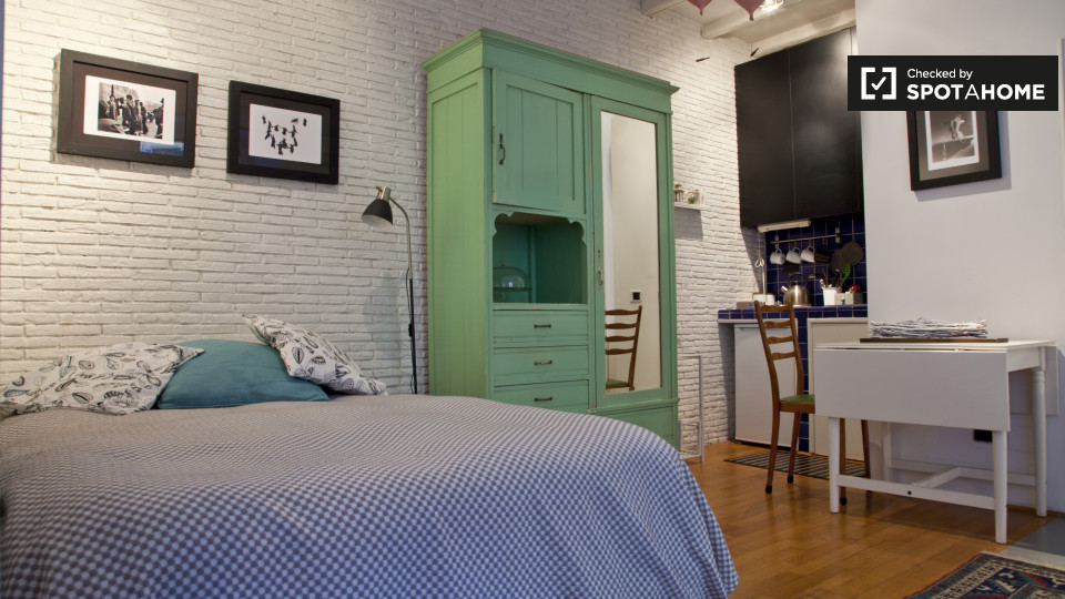 Immagine 1 di Ufficio in affitto  in Via La Spezia a Roma