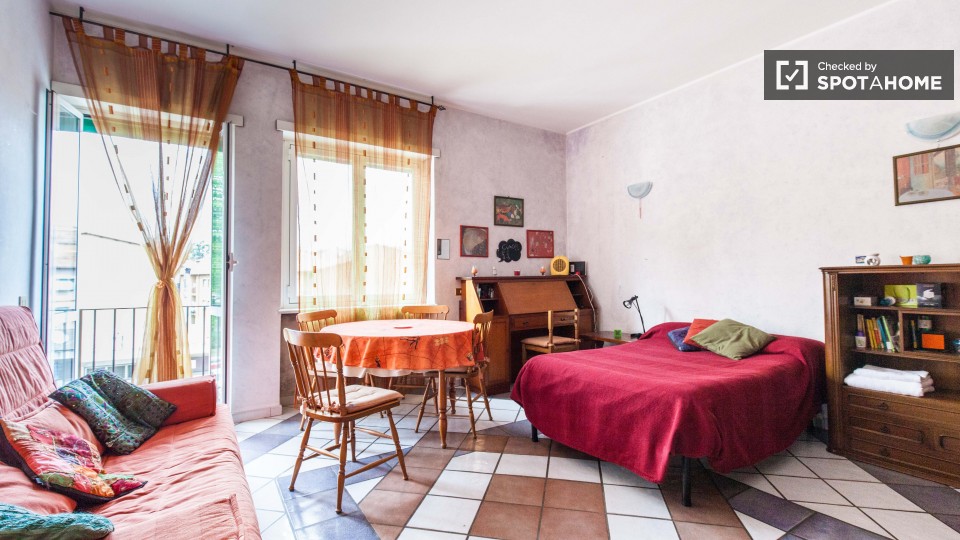 Immagine 6 di Camera condivisa in affitto  in Via Corinto a Roma