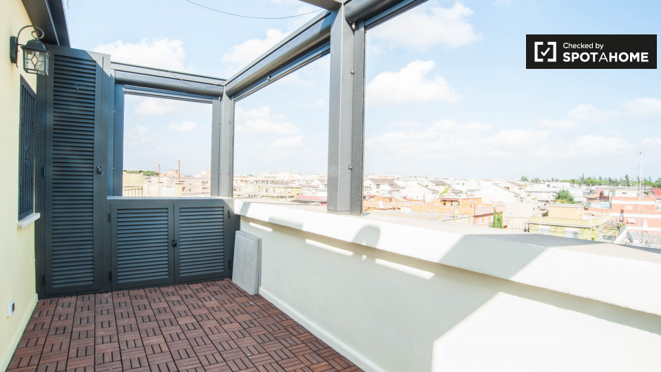 Immagine 1 di Ufficio in affitto  in Via Teodolfo Mertel a Roma