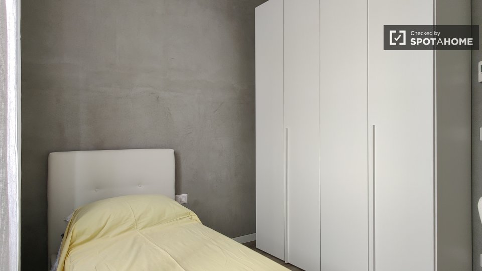 Immagine 2 di Camera condivisa in affitto  in Via Privata San Basilio a Milano