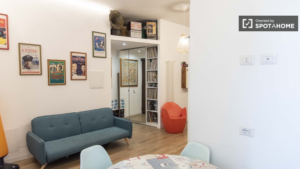 Immagine 13 di Camera condivisa in affitto  in Via Delle Azalee a Roma