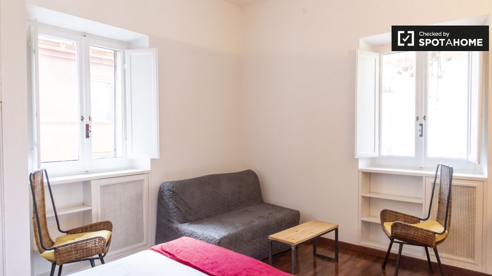 Immagine 18 di Appartamento in affitto  in Via del Pavone a Roma