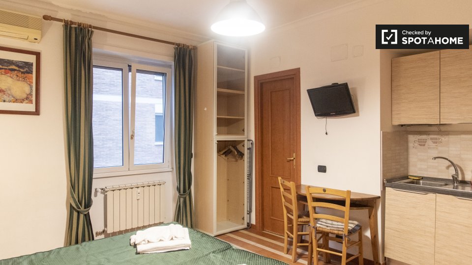 Immagine 13 di Ufficio in affitto  in Via Capitan Bavastro, 00154 Roma RM, Italy a Roma