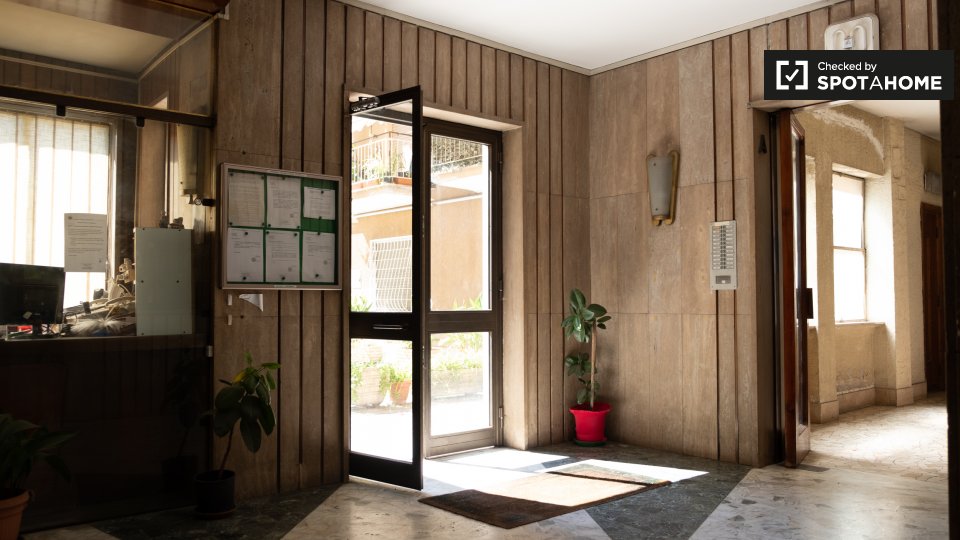 Immagine 4 di Ufficio in affitto  in Circonvallazione Ostiense, 00154 Roma RM, Italy a Roma