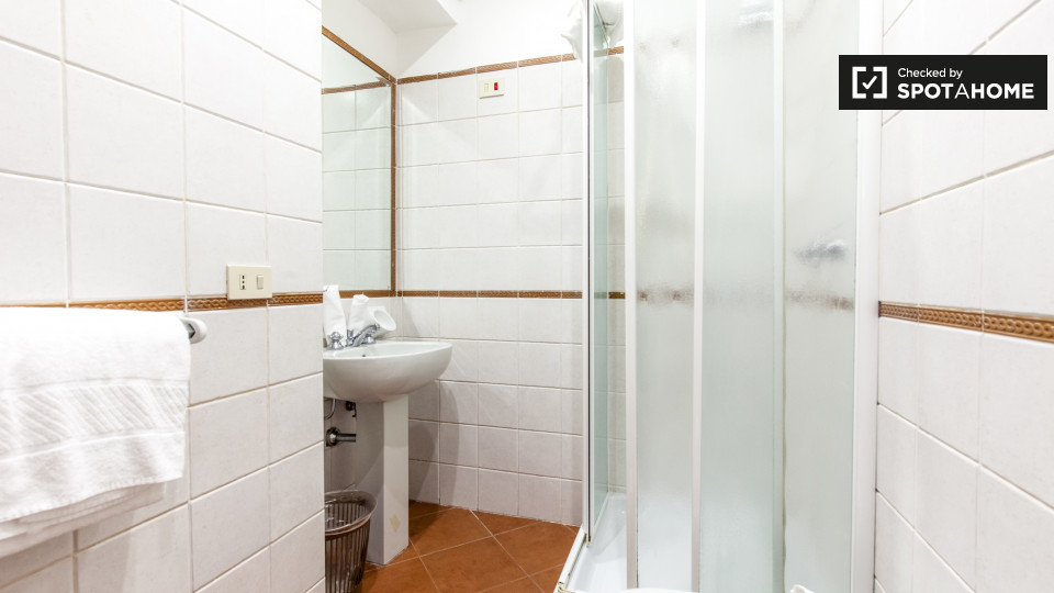 Immagine 10 di Ufficio in affitto  in Via Zucchelli a Roma