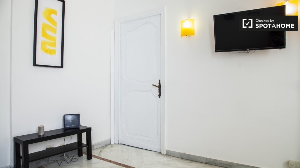 Immagine 11 di Camera condivisa in affitto  in Via Nemorense, 00198 Roma RM, Italy a Roma