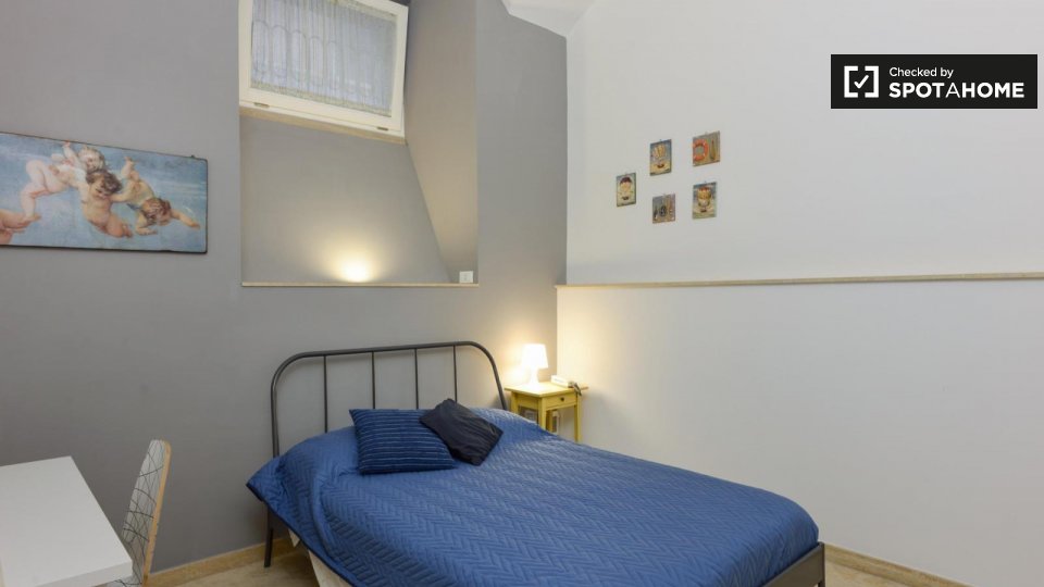 Immagine 11 di Camera condivisa in affitto  in Via Basento a Roma