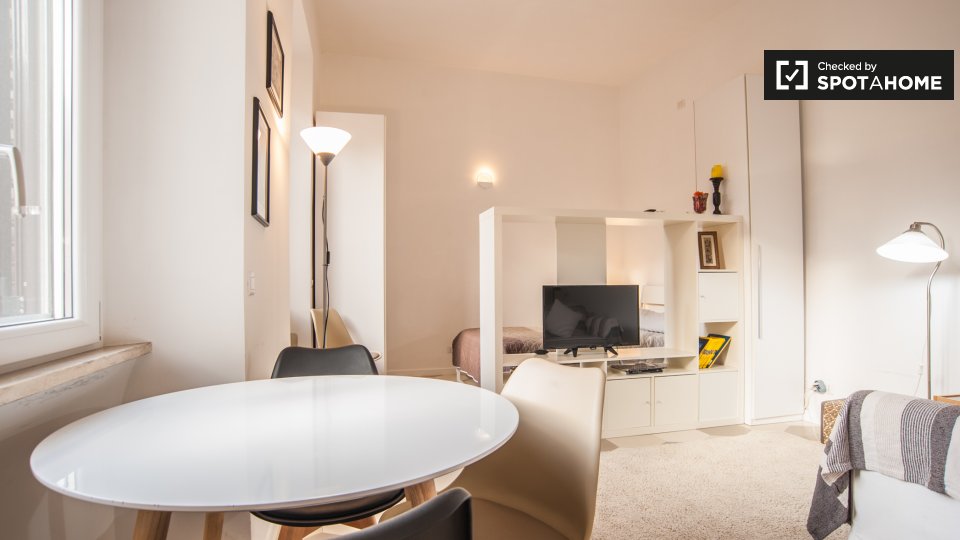 Immagine 4 di Ufficio in affitto  in Via delle Fornaci, 00165 Roma RM, Italy a Roma