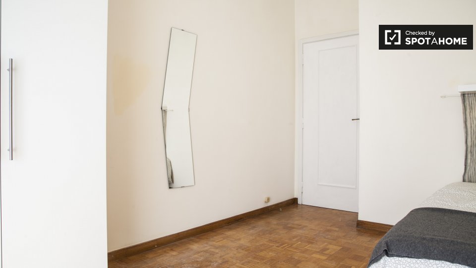 Immagine 1 di Camera condivisa in affitto  in Via Angelo Emo, 00136 Roma RM, Italy a Roma