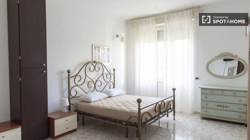 Immagine 16 di Appartamento in affitto  in Piazza Ragusa a Roma