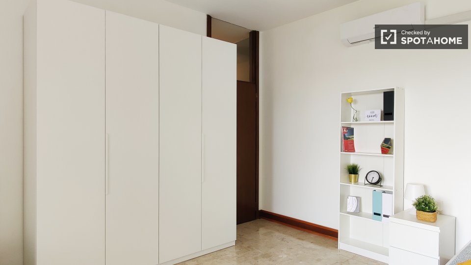 Immagine 6 di Camera condivisa in affitto  in Mauro a Milano