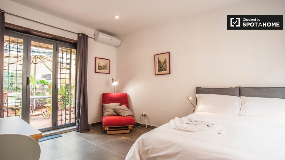 Immagine 8 di Ufficio in affitto  in Via Luigi Pianciani, 00185 Roma RM, Italy a Roma