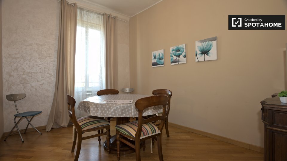 Immagine 7 di Camera condivisa in affitto  in Via Monselice a Roma