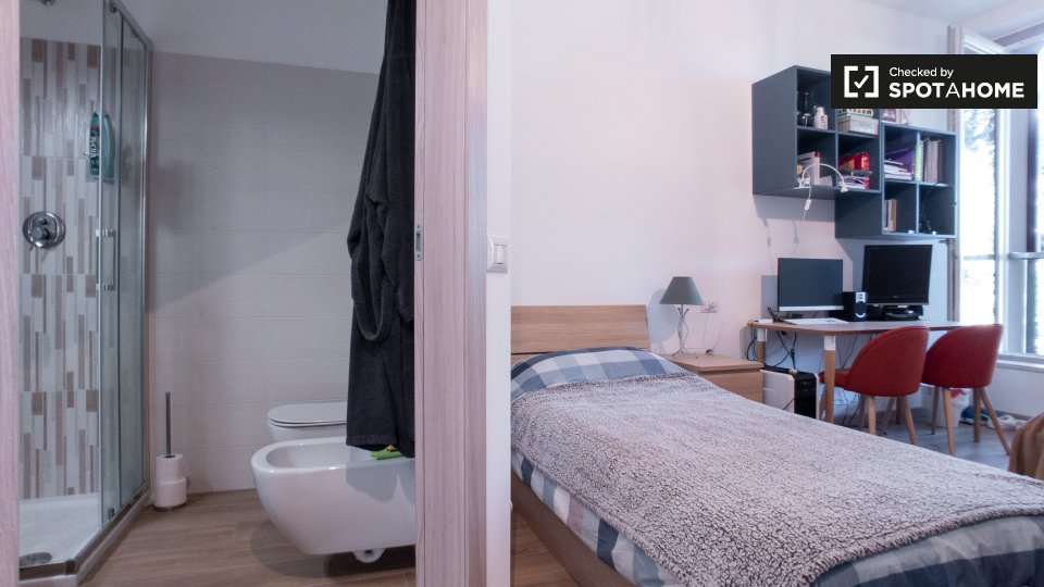 Immagine 4 di Camera condivisa in affitto  in Via Risorgimento, 11, 20093 Cologno Monzese MI, Italy a Cologno Monzese