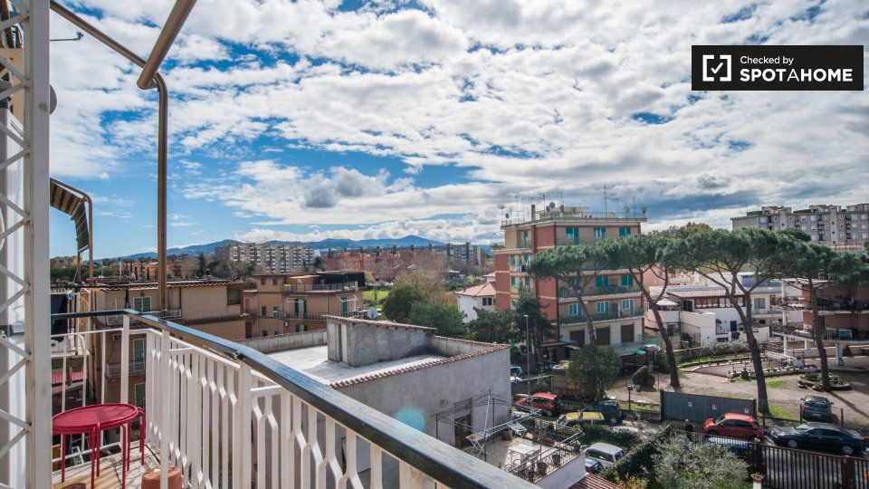 Immagine 16 di Camera condivisa in affitto  in Via Francesco Bianchi, 00133 Roma RM, Italy a Roma