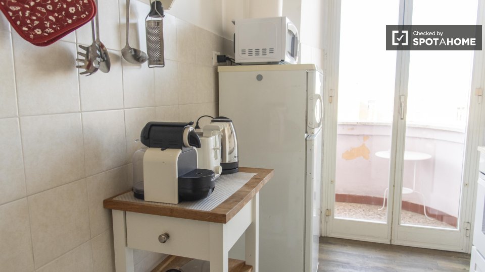 Immagine 12 di Appartamento in affitto  in Via Cesare Baronio a Roma