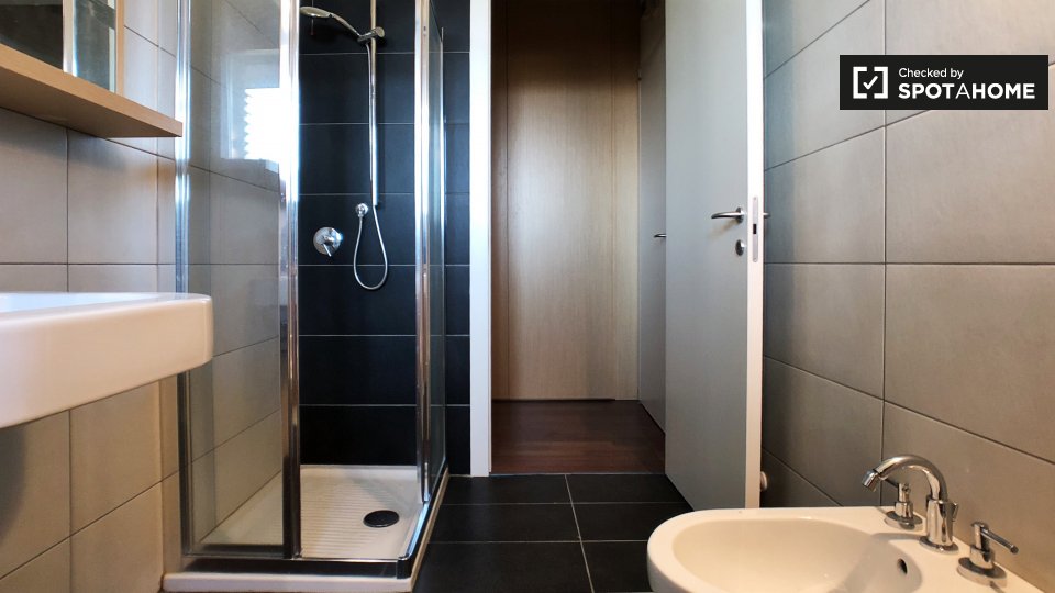 Immagine 15 di Ufficio in affitto  in Via Carlo Imbonati, 20159 Milano MI, Italy a Milano