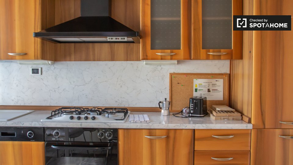 Immagine 6 di Appartamento in affitto  in Via Desenzano a Milano