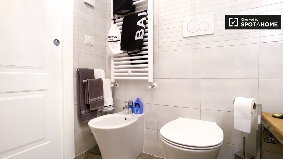 Immagine 10 di Appartamento in affitto  in Via Giuseppe Giacosa, 15, 00137 Roma RM, Italy a Roma