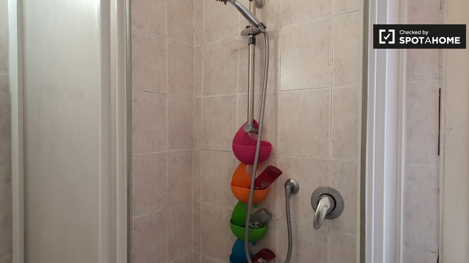 Immagine 14 di Camera condivisa in affitto  in Via Castelbarco a Trento