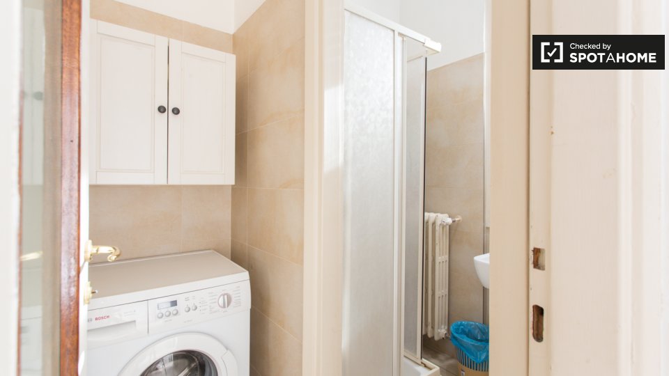 Immagine 15 di Camera condivisa in affitto  in Largo Isabella d'Aragona a Milano