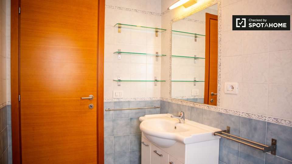 Immagine 15 di Appartamento in affitto  in Via Gregorio XIII, 00167 Roma RM, Italy a Roma